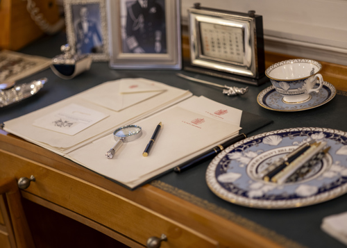9. Queen Elizabeth II's study.jpg